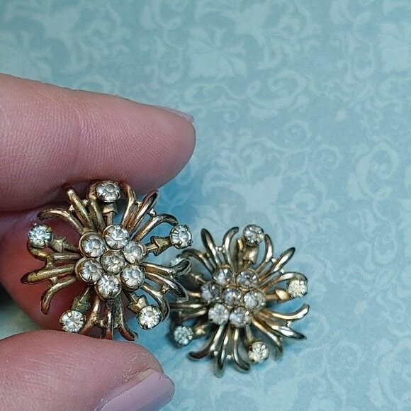3/$30 Vintage 1930-40s Signed PAT 1967965 Clip Earrings Rhinestones Goldtone - Picture 7 of 8